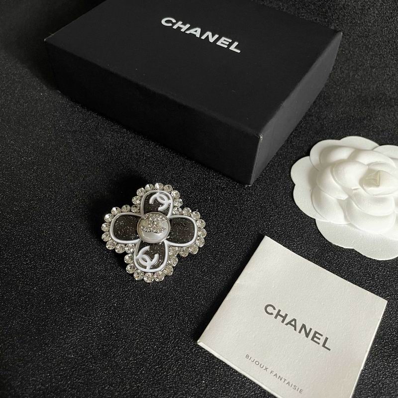 Chanel Brooch 04yxs123